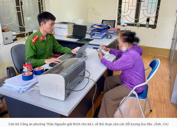 Nghe đọc lệnh khởi tố sau cuộc gọi video, cụ bà 77 tuổi suýt mất gần 200 triệu đồng