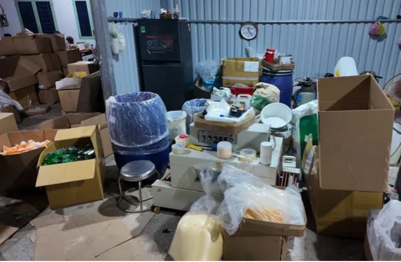 Triệt phá đường dây sản xuất, buôn bán hàng nghìn sản phẩm mỹ phẩm giả thương hiệu nổi tiếng