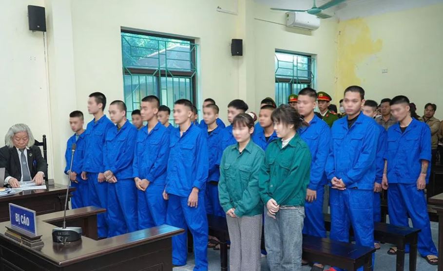 Xét xử 22 bị cáo trong nhóm “Đội sát thủ vàng” về tội gây rối trật tự công cộng